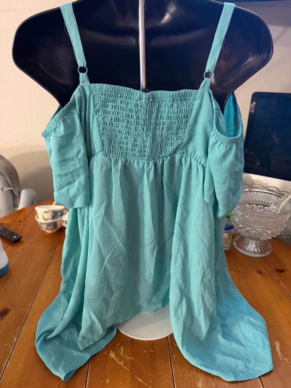 torrid Cold-Shoulder Button-Front Top size 00 - Picture 2 of 4